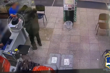 В Улан-Удэ задержали укравшего меховую шапку из автомагазина