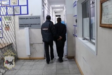 В Свирске мужчина ограбил 89-летнюю пенсионерку