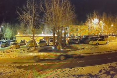 В Братске 19-летний угонщик разбил авто и сбежал с места ДТП