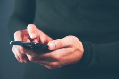 Роботы на базе ИИ ускоряют решение вопросов в сервисе втрое – Т2 Shutterstock/ автор Tiko Aramyan