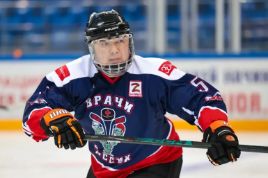 Бурятский нейрохирург взял серебро на всероссийском хоккейном турнире для врачей