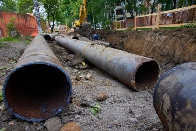 В Евпатории прокуратура проверяет информацию о разрытой траншее возле школы