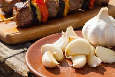 К шашлыку на майские - первым делом: Острая чесночная паста, очень вкусная