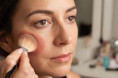 Румяна наношу только так: Больше никаких %22алых яблочек%22 на щеках - хитрость