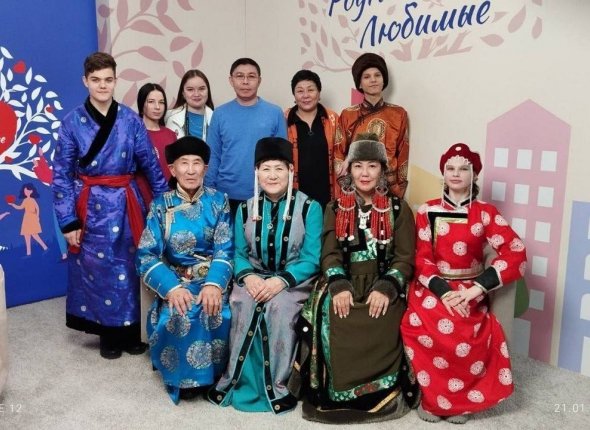 "Двадцать спасённых жизней: Как одна семья из Бурятии возродила целое село"