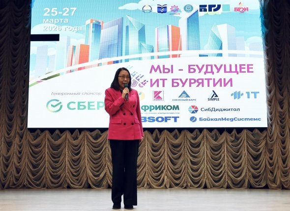 "Будущее литературы - за большими проектами Дальнего Востока и космонавтикой"