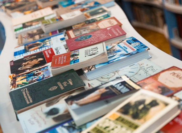 Книги для идеального отдыха: новогодний мастрид от приморских блогеров