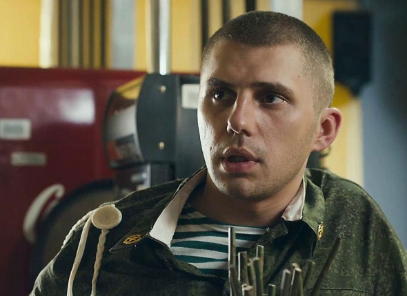 Portlash kerak Xotinlar xorozlarni silkitadi