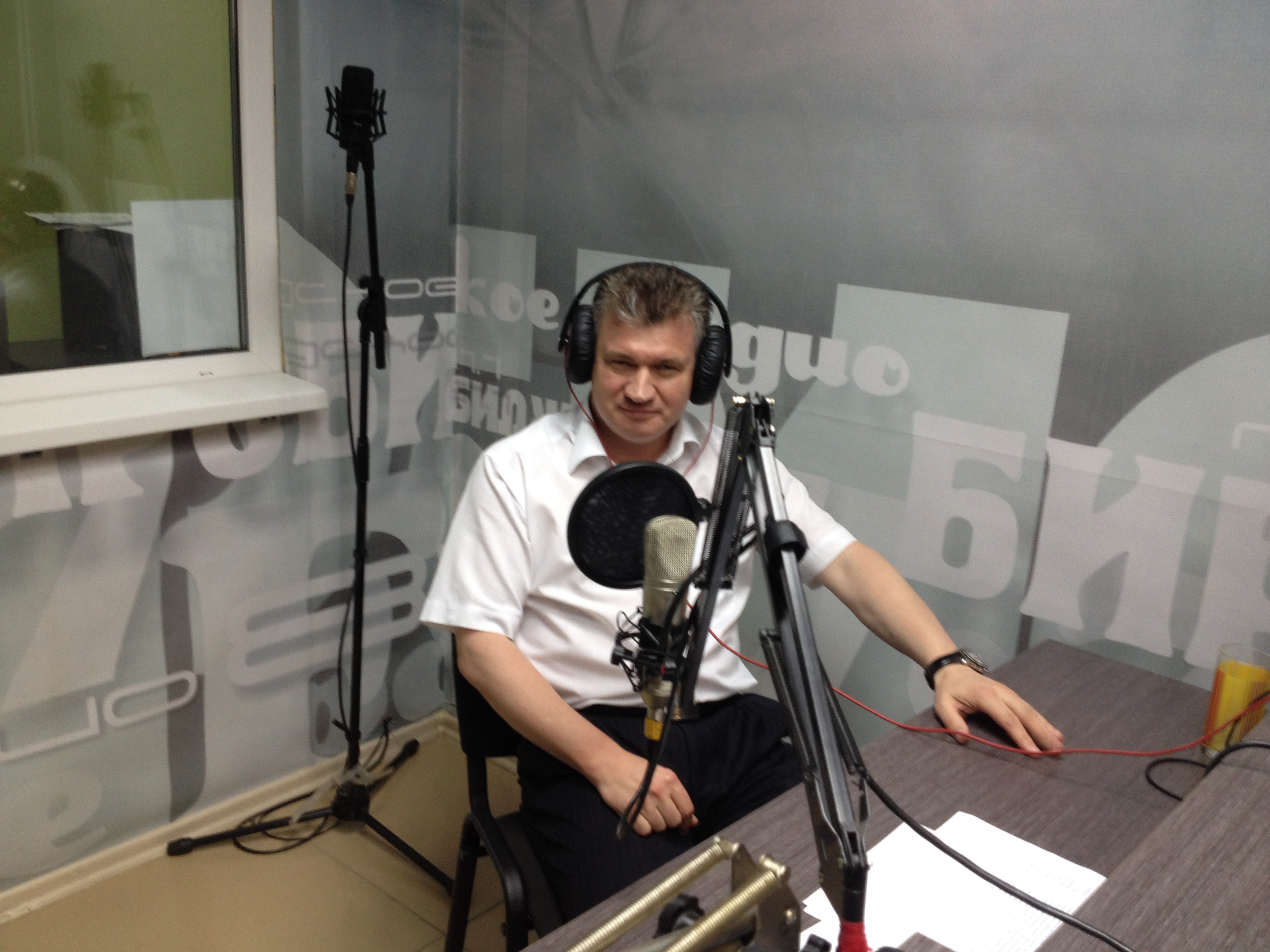 Евгений Коростелев в прямом эфире Предоставлено радиостанцией FM-Биробиджан