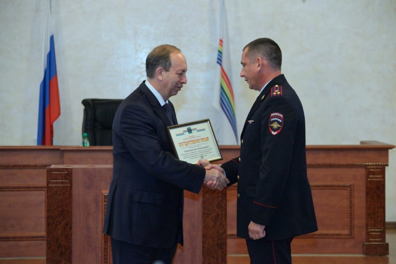 Александр Левинталь вручил госнаграды отличившимся в труде жителям ЕАО