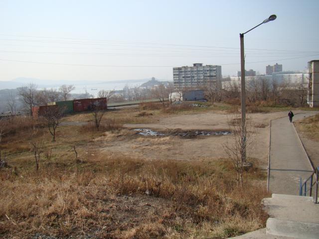 Вместо парковки здесь будет сквер