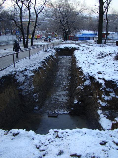 Перенос теплотрассы производится на улице на Черемуховой во Владивостоке