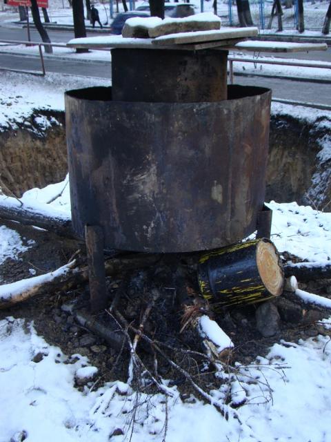 Перенос теплотрассы производится на улице на Черемуховой во Владивостоке