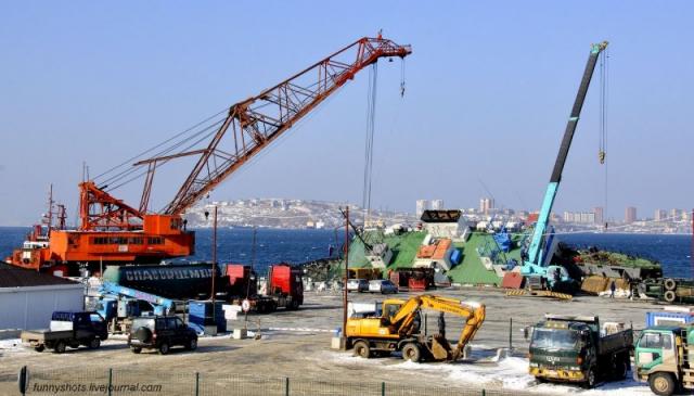 Спасательная операция продолжается