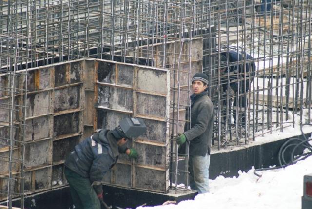 95% рабочих на таких стройках - гастарбайтеры