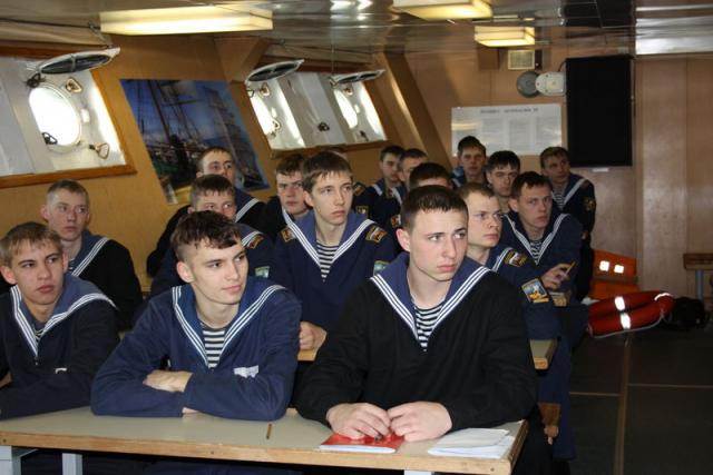 Приморское судно "Паллада" отправится в первый учебный зимний рейс Дальрыбвтуз