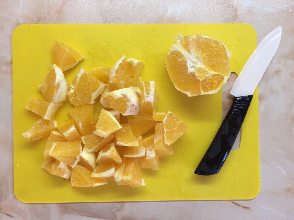Чистим и нарезаем апельсин