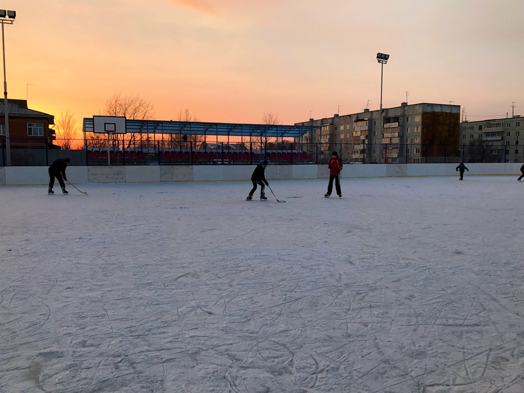 Игра в хоккей Вероника Мурватова, UssurMedia