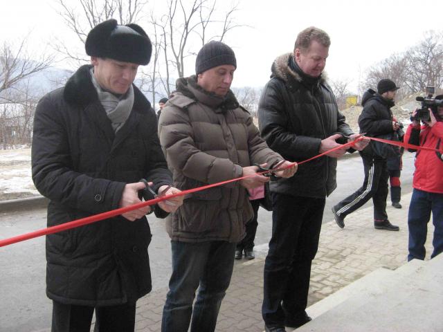 Новоселье в рамках Саммита АТЭС-2012 отпраздновали сегодня жители острова Русский Ольга Кускова