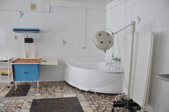 Для желающих рожать в ванне все предусмотрено