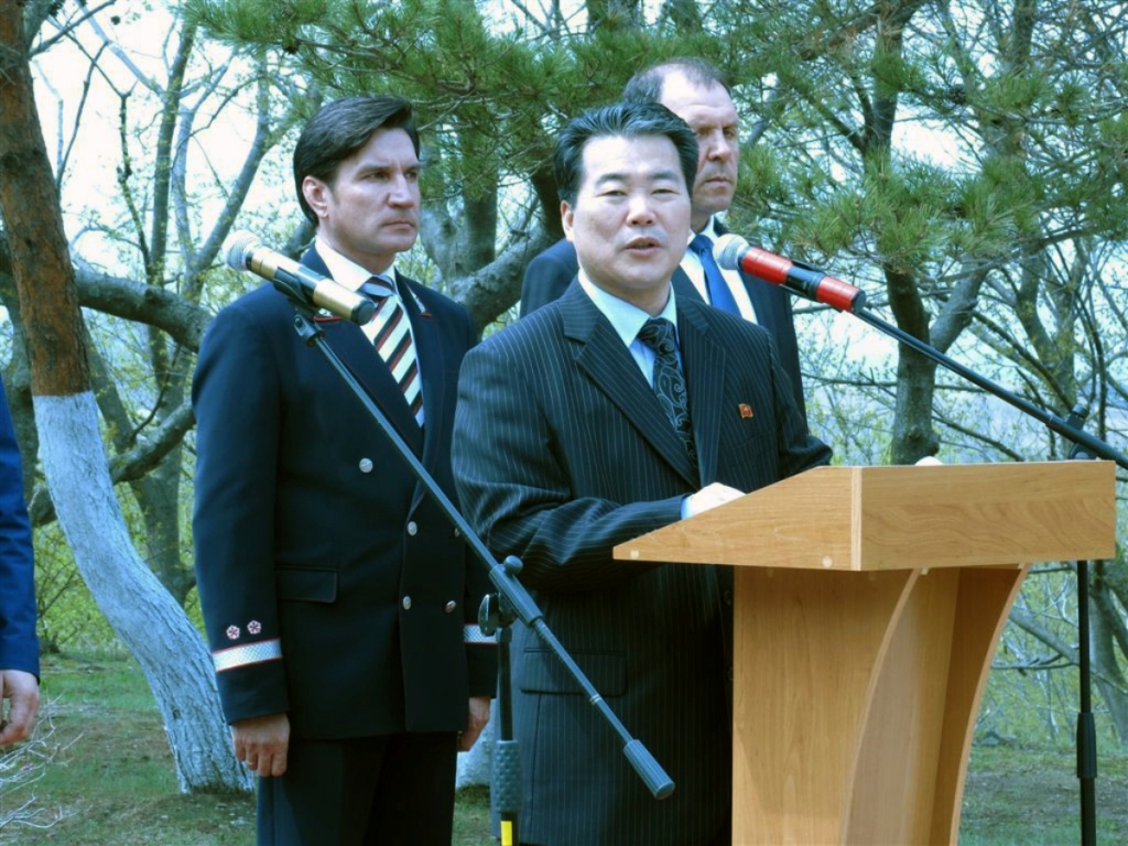 Генеральный консул КНДР во Владивостоке Им Чхон Ир пресс-служба ДВЖД