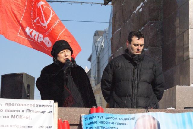 Некоторое время Самсонов (справа) не сможет приехать на акцию протеста на собственном авто Фото РИА PrimaMedia