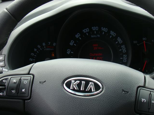 KIA Sportage 2011 года