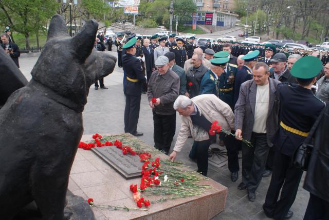 Возложение цветов Сергей Ланин