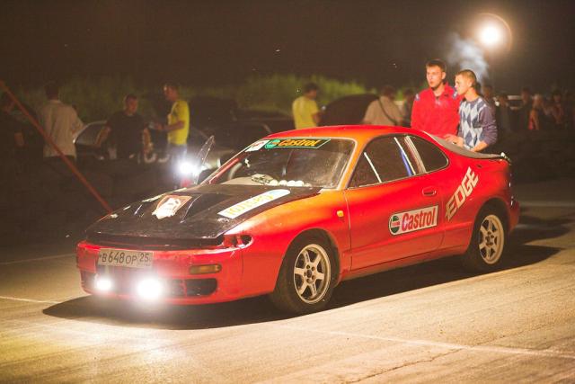 Ночная лига дрэг-рейсинг 2011 http://www.drc.primautosport.ru/gallery/20080802/KHARDIN_IMG_9217-01.jpg