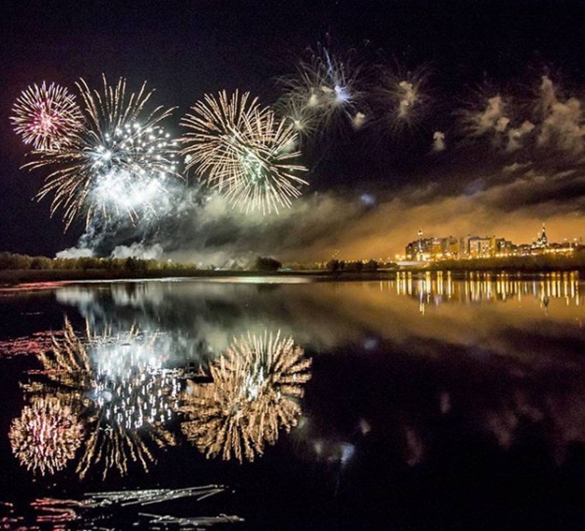 Юбилей Якутская завершился шикарным салютом keskil_sakha_