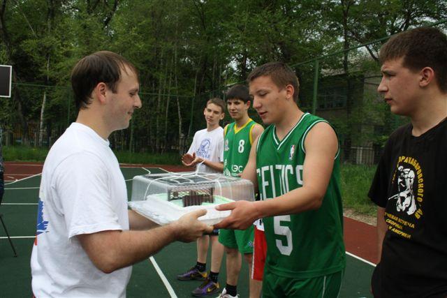 Турнир по стрит-баскету