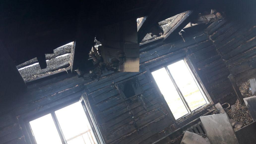 У семьи Решетниковых сгорел дом