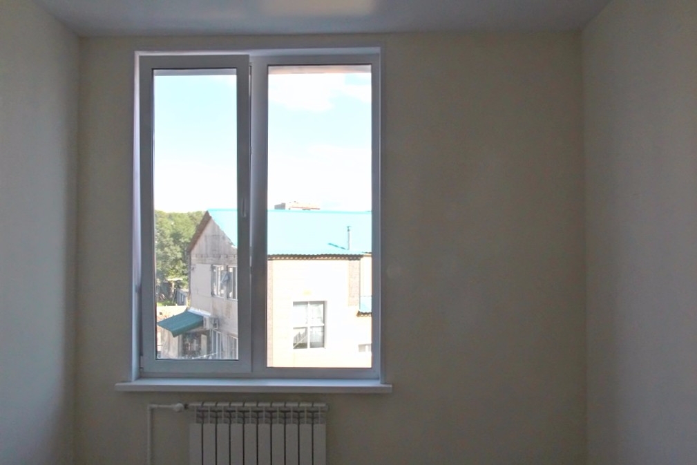 Окно в квартире с готовым ремонтом