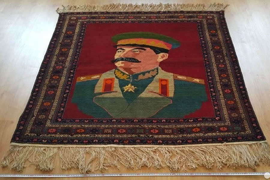 Ковер-портрет генералиссимуса Сталина за 1 млн рублей С сайта Avito.ru