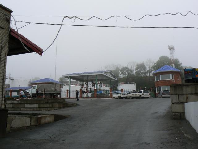 Рядом - склад химических материалов