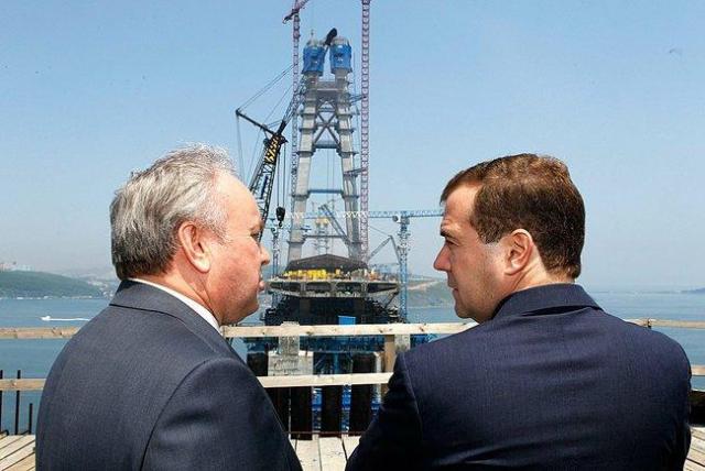 Во время осмотра мостового перехода через Босфор Восточный Пресс-служба президента РФ