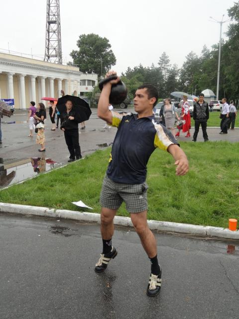 Подъем гири