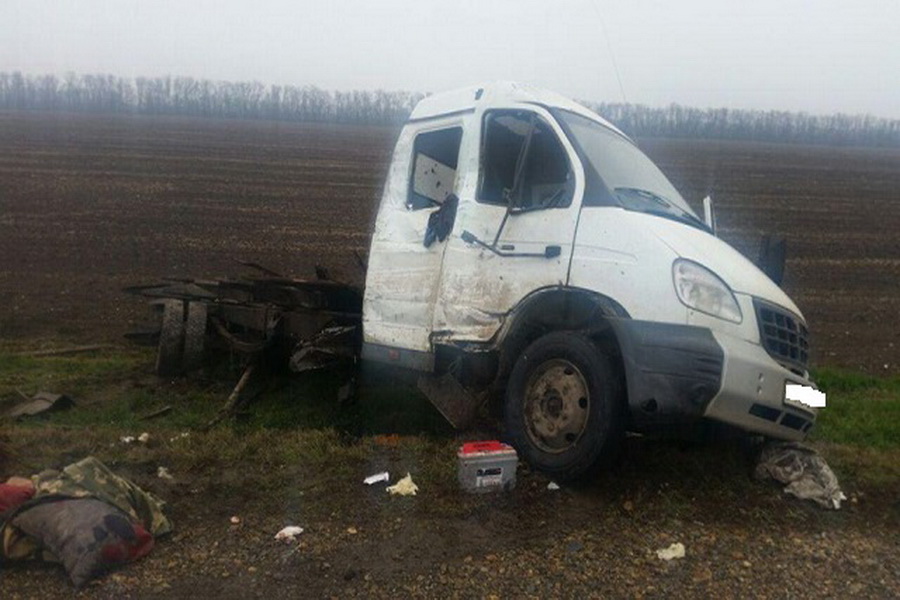 Пять человек погибли и 50 травмированы в ДТП на дорогах Кубани за выходные Пресс-служба ГИБДД Кубани