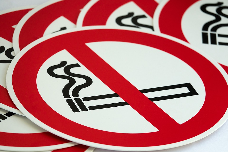 Знак "Курение запрещено" pixabay.com