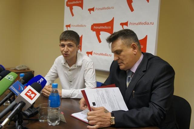 Ярослав Горбенко и Николай Черентаев включили запись прямо на пресс-конференции
