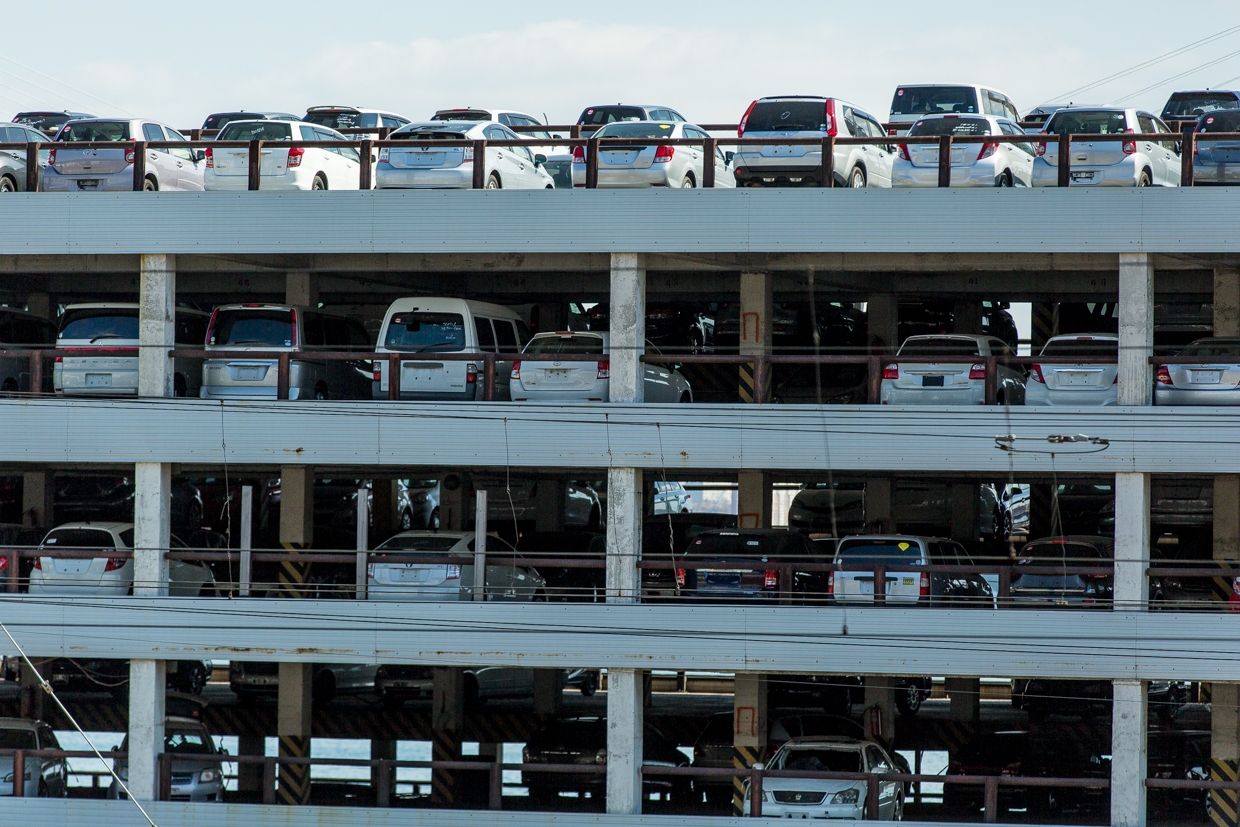 Автомобили в порту Владивостока в ожидании растаможки Александр Ратников, ИА PrimaMedia