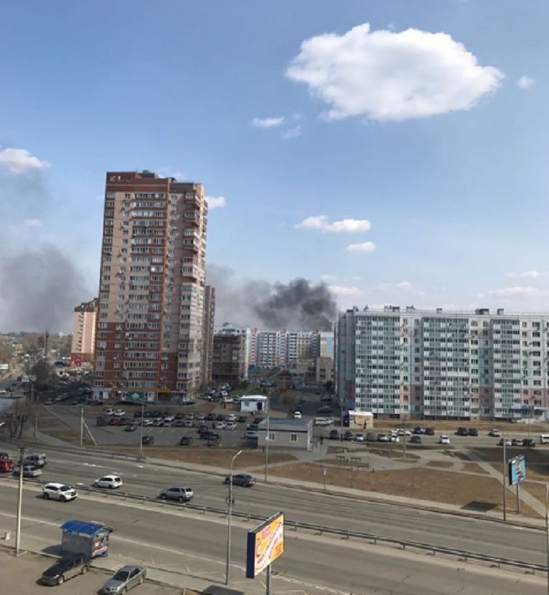 Столб дыма в Хабаровске