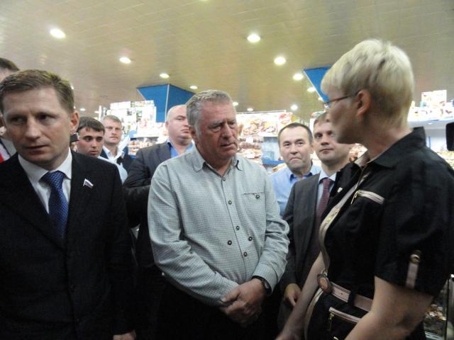 Владимир Жириновский на центральном рынке