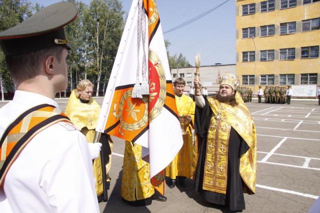 Новое полковое знамя передали зенитно-ракетному полку № 1724 в ЕАО