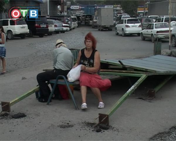 Грузовик уничтожил автобусную остановку во Владивостоке Первое интернет-телевидение Приморья