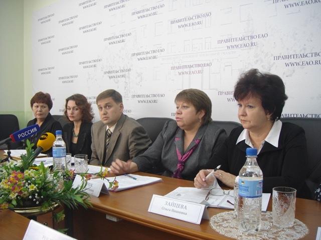 В среднем 20,5 тысяч рублей получают сейчас учителя в ЕАО Марина Померанцева