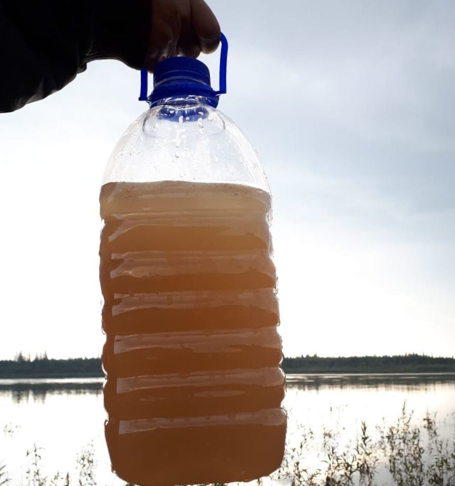 Грязная вода из реки Вилюй Минэкологии РС(Я)