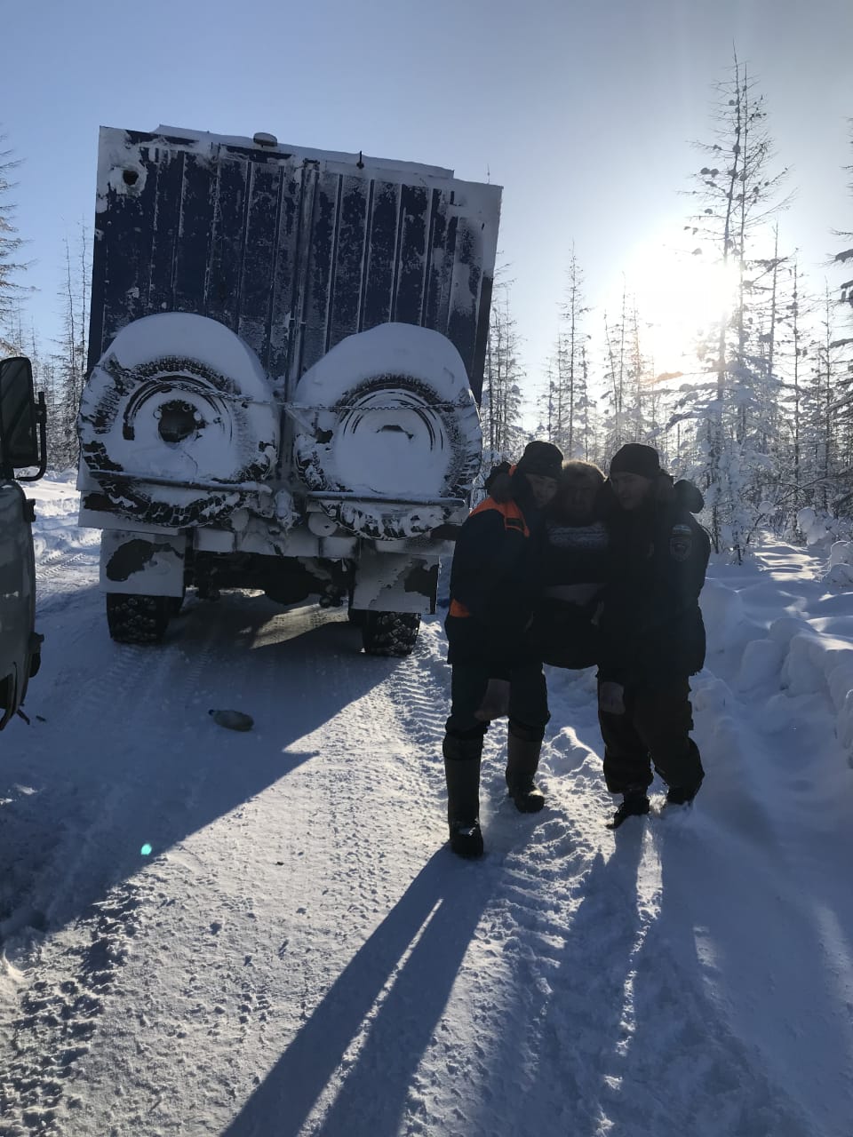 Замерзающих людей спасли в Среднеколымском районе Якутии Служба спасения РС(Я)