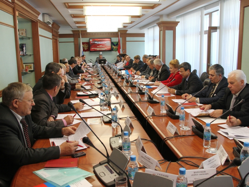 Внеочередное заседание краевого парламента http://www.zspk.gov.ru/files/press/photos/full/2228992792.JPG