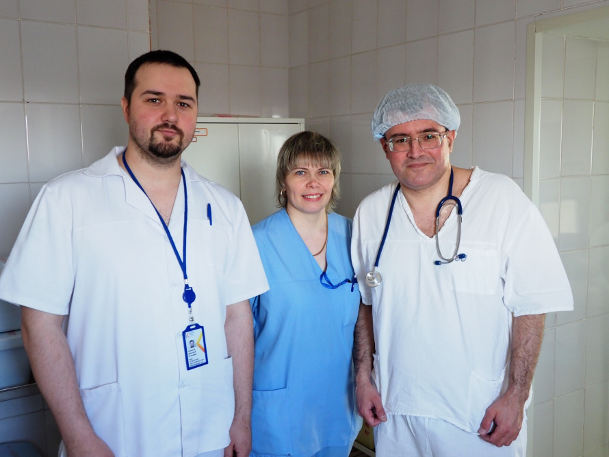 Спасители "ледяного человека": (слева направо) Дмитрий Кривков, Ирина Рымша, Дмитрий Мицуков http://www.medgorod.ru/